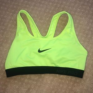 Nike pro sports bra